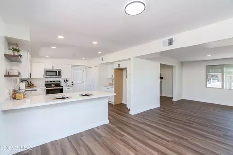 Kitchen - 4933 E Copper St, Tucson, AZ 85712 photo 10 of 10