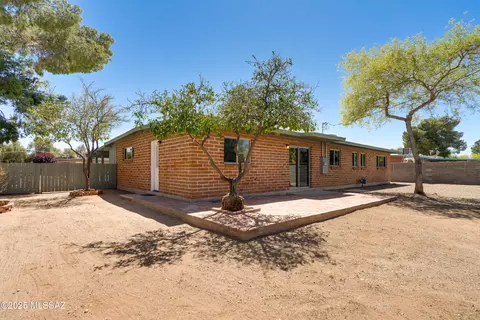 Exterior - 4933 E Copper St, Tucson, AZ 85712 photo 3 of 4