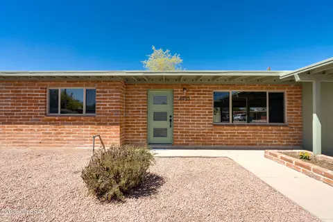 Exterior - 4933 E Copper St, Tucson, AZ 85712 photo 2 of 4
