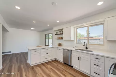 Kitchen - 4933 E Copper St, Tucson, AZ 85712 photo 9 of 10