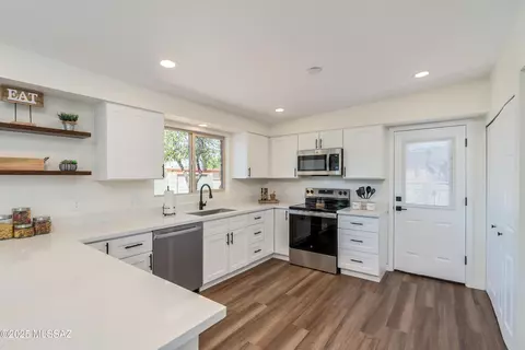 Kitchen - 4933 E Copper St, Tucson, AZ 85712 photo 5 of 10