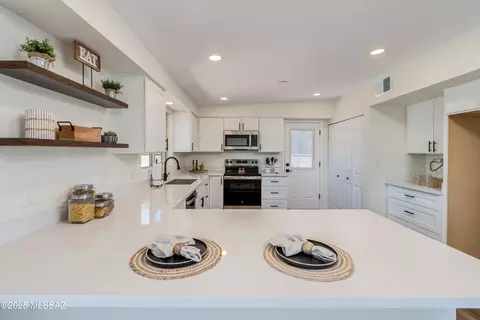 Kitchen - 4933 E Copper St, Tucson, AZ 85712 photo 4 of 10