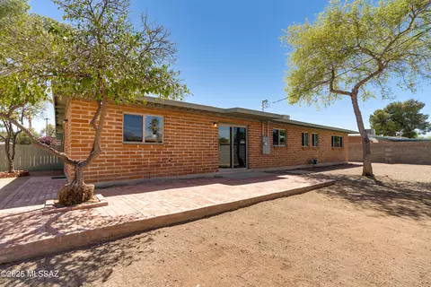 Exterior - 4933 E Copper St, Tucson, AZ 85712 photo 4 of 4