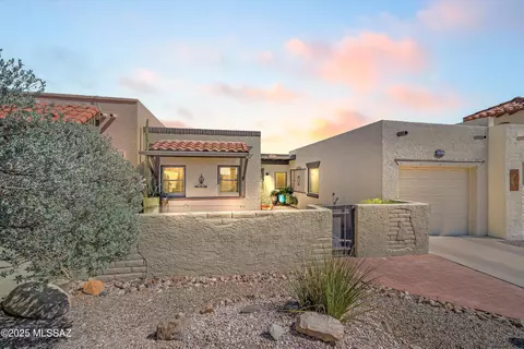1240 W Camino Velasquez, Green Valley, AZ 85622