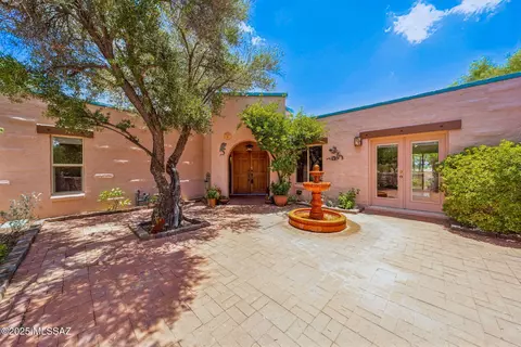 7810 E Oakwood Pl, Tucson, AZ 85750