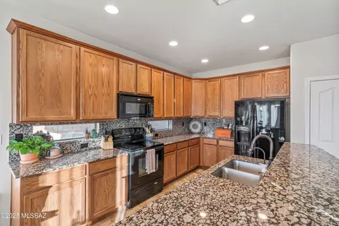 Kitchen - 9224 S Big Tree Ln, Tucson, AZ 85756 photo 3 of 3