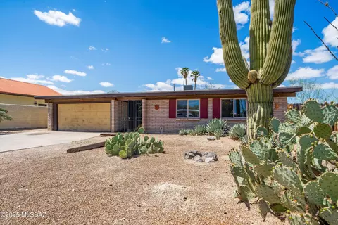 9770 E Hollow Pl, Tucson, AZ 85748