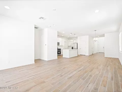 11038 S Rila Dr, Vail, AZ 85641