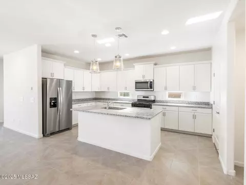 11032 S Rila Dr, Vail, AZ 85641