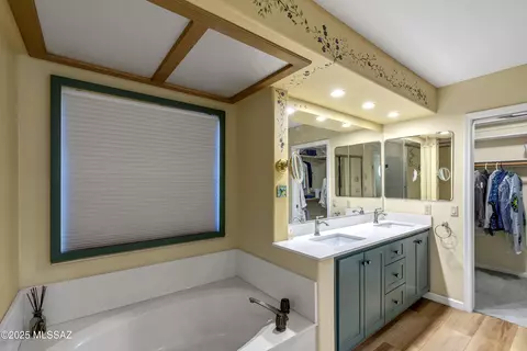 Bath - 7361 E Riverbank Loop, Tucson, AZ 85715 photo 2 of 3