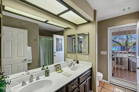 Bath - 7361 E Riverbank Loop, Tucson, AZ 85715 photo 3 of 3