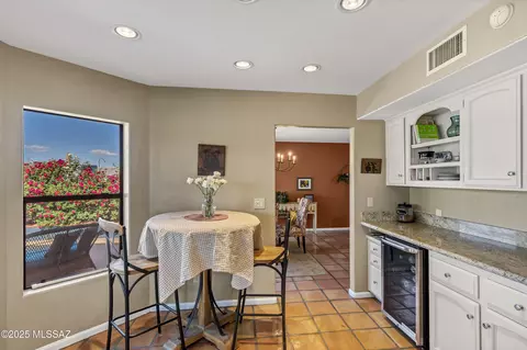 Kitchen - 7361 E Riverbank Loop, Tucson, AZ 85715 photo 2 of 4