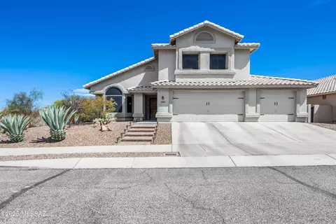 2090 W Three Oaks Dr, Oro Valley, AZ 85737