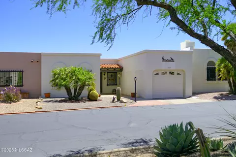 739 W Pairaiso Pl, Green Valley, AZ 85614
