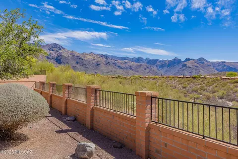 5230 N Via Velazquez, Tucson, AZ 85750