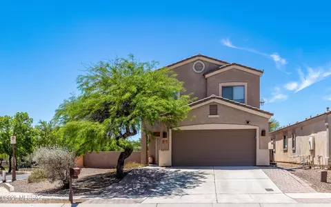 326 E Calle Puente Azul, Sahuarita, AZ 85629
