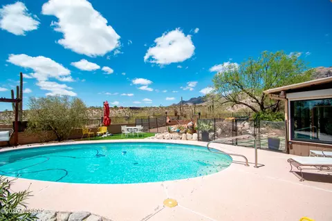 6727 N Quartzite Canyon Pl, Tucson, AZ 85718