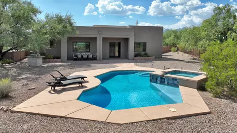 2340 N Roanna Ct, Tucson, AZ 85749