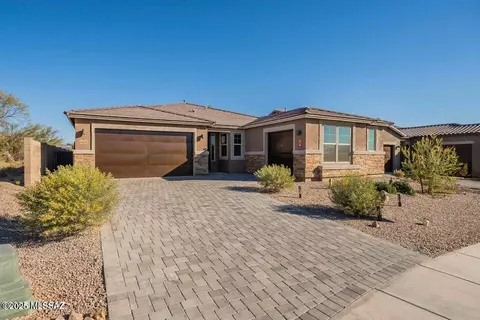 10965 N Cormac Ave, Tucson, AZ 85742