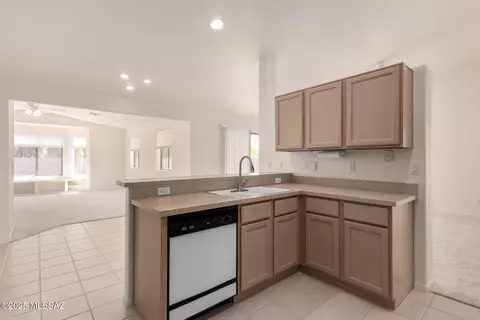 Kitchen - 10158 E Watson Dr, Tucson, AZ 85730 photo 2 of 4
