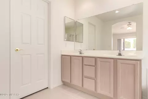 Bath - 10158 E Watson Dr, Tucson, AZ 85730 photo 1 of 3