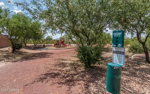 View/Area - 7352 E Weeping Willow Dr, Tucson, AZ 85756 photo 1 of 2