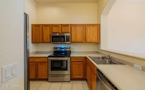 Kitchen - 7352 E Weeping Willow Dr, Tucson, AZ 85756 photo 2 of 3
