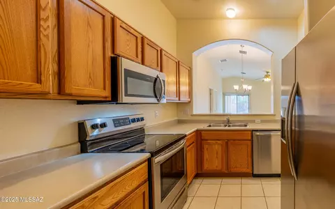 Kitchen - 7352 E Weeping Willow Dr, Tucson, AZ 85756 photo 1 of 3