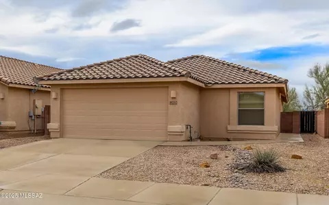 7352 E Weeping Willow Dr, Tucson, AZ 85756