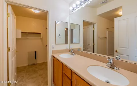 Bath - 7352 E Weeping Willow Dr, Tucson, AZ 85756 photo 1 of 5