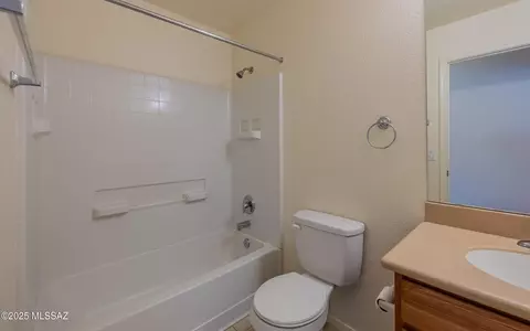 Bath - 7352 E Weeping Willow Dr, Tucson, AZ 85756 photo 5 of 5
