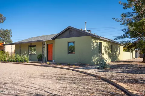 4002 E Camino De Palmas, Tucson, AZ 85711