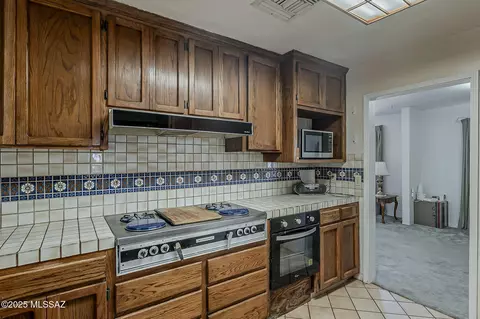 Kitchen - 2810 E Malvern St, Tucson, AZ 85716 photo 3 of 4