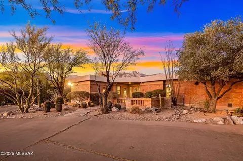 6828 N Solaz Cuarto, Tucson, AZ 85718