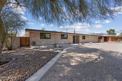 5141 E Holmes St, Tucson, AZ 85711