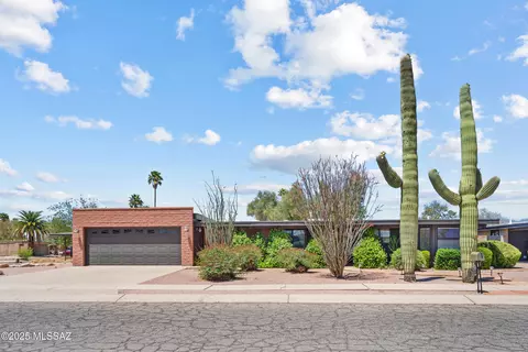 8417 E Wildcat Dr, Tucson, AZ 85730