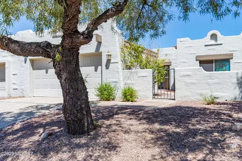 7413 E Wandering Rd, Tucson, AZ 85750