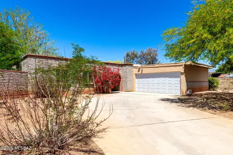 Exterior - 9133 E 30th St, Tucson, AZ 85710 photo 1 of 11