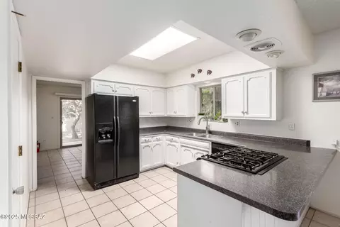 Kitchen - 9133 E 30th St, Tucson, AZ 85710 photo 3 of 5