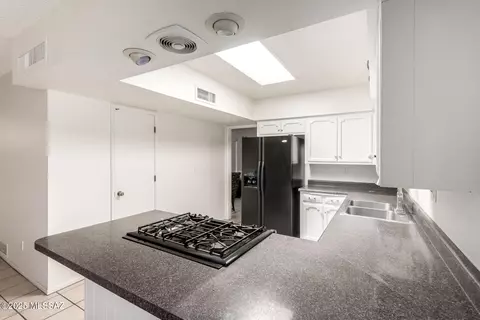 Kitchen - 9133 E 30th St, Tucson, AZ 85710 photo 4 of 5