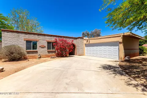 Exterior - 9133 E 30th St, Tucson, AZ 85710 photo 3 of 11
