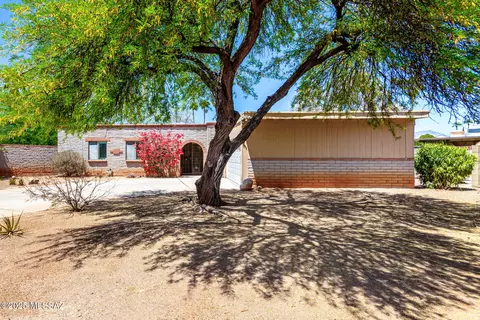Exterior - 9133 E 30th St, Tucson, AZ 85710 photo 5 of 11