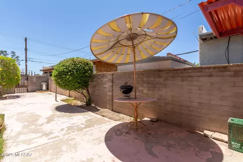 Exterior - 414 E 34th St, Tucson, AZ 85713 photo 4 of 10