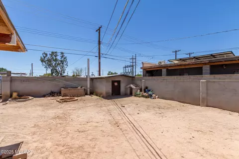 Exterior - 414 E 34th St, Tucson, AZ 85713 photo 7 of 10