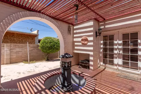 Exterior - 414 E 34th St, Tucson, AZ 85713 photo 2 of 10