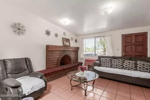 Living - 414 E 34th St, Tucson, AZ 85713 photo 1 of 1