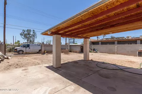 Exterior - 414 E 34th St, Tucson, AZ 85713 photo 8 of 10