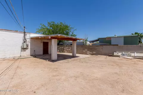 Exterior - 414 E 34th St, Tucson, AZ 85713 photo 9 of 10