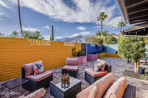 5801 N Placita Esplendora, Tucson, AZ 85718