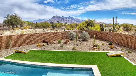 8283 N Mccarty Rd, Tucson, AZ 85704